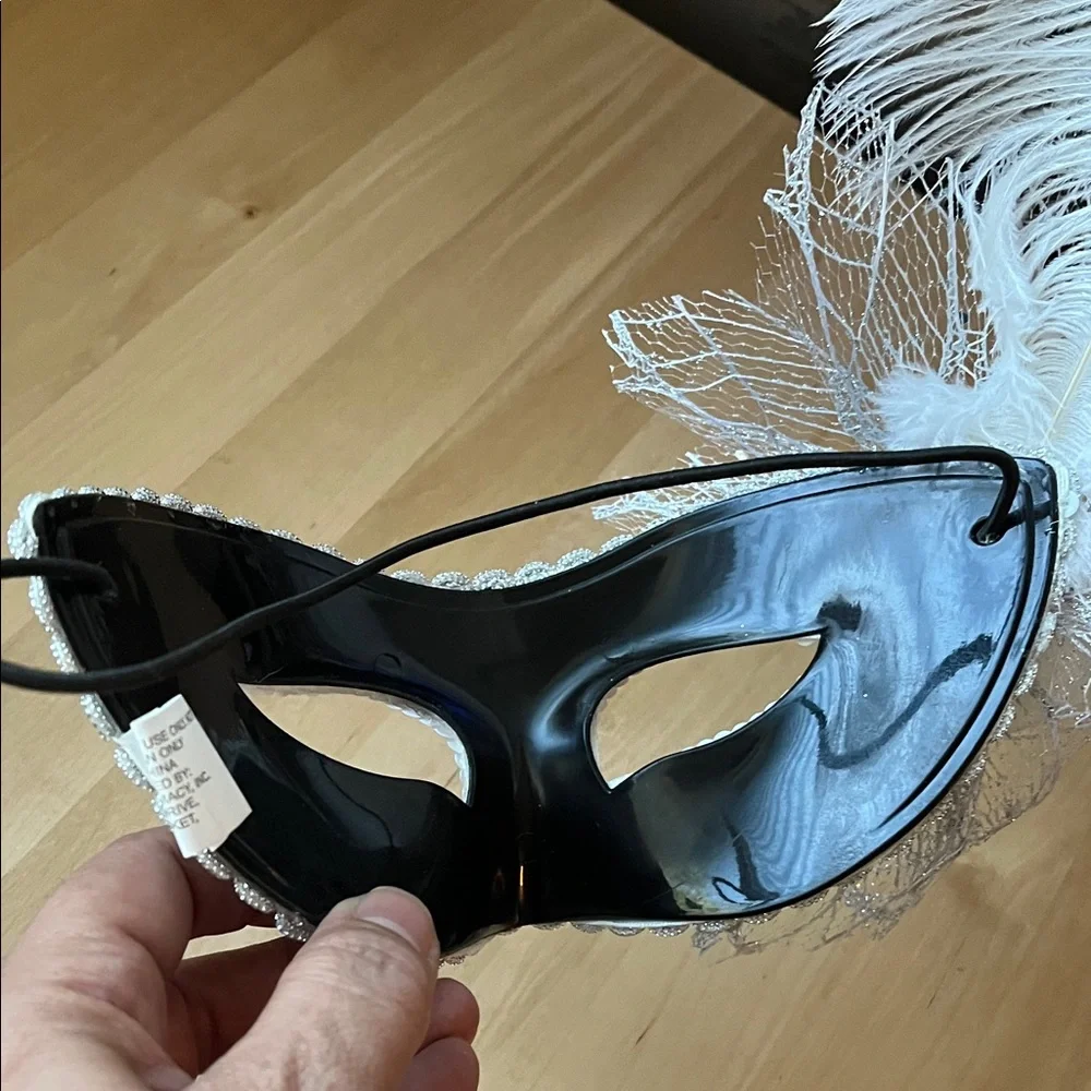 Elegant White and Silver Masquerade Mask